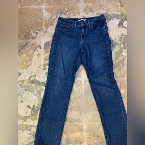 Levis straight jeans size 6